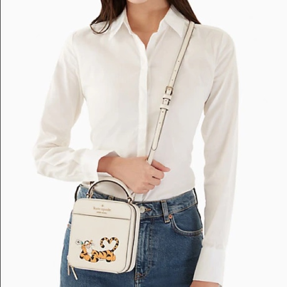 ♠️Kate Spade X Disney Tigger Vanity Daisy Crossbody Bag Parchment NWT - Picture 12 of 12